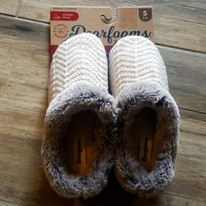 NWT Womens small Dearfoam Slippers